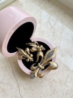 Fleur de lys геральдическая лилия Trifari