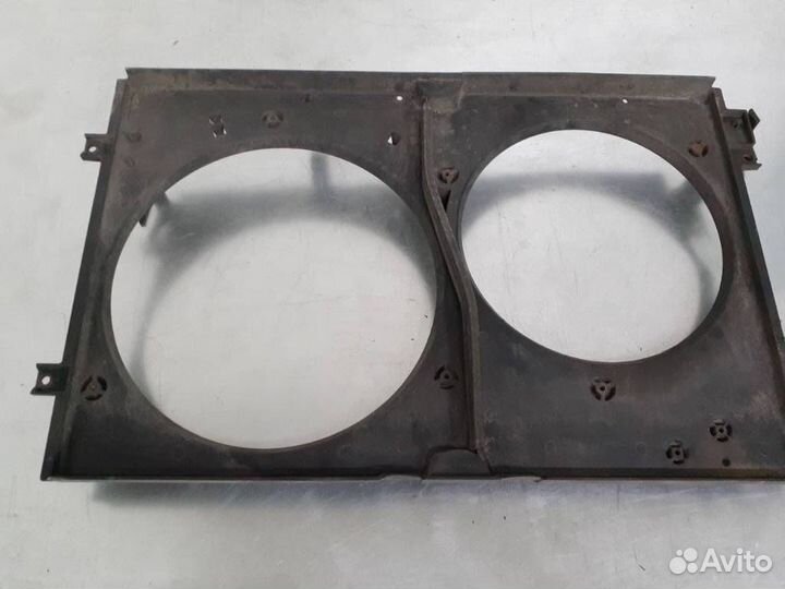 Диффузор вентилятора Volkswagen Bora 2000