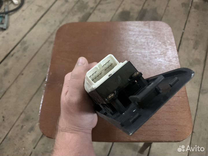 Блок стеклоподъемников toyota corolla II el51