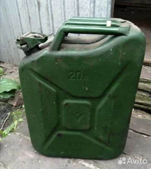 Канистры металлические 20 литров
