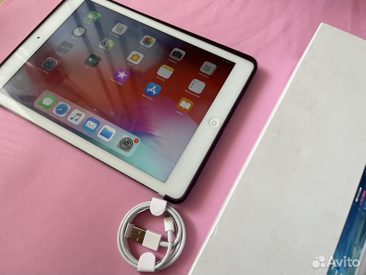 iPad Air на 32 Гб с сим (полный комплект + чехол)