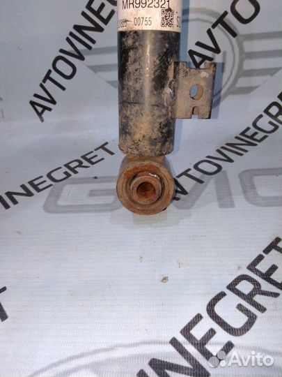 Стойка амортизатор передняя Mitsubishi L200