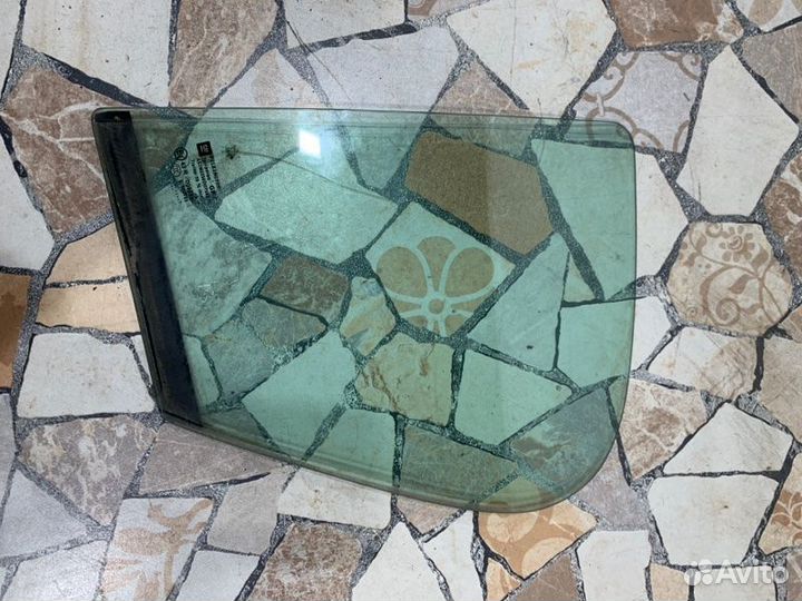 Стекло двери Opel Astra хетчбэк 1.8 Z18XER 2007