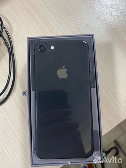 iPhone 8, 64 ГБ