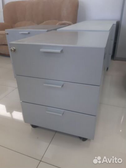 Тумба металлическая выкатная