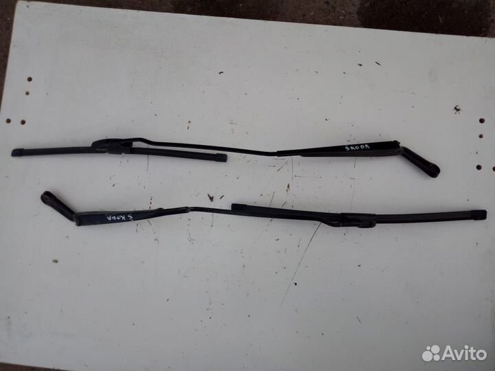 Поводки дворников Skoda Octavia 2006г