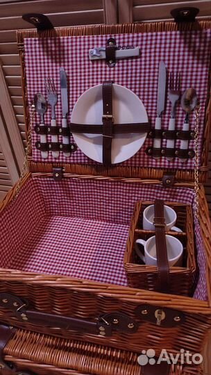 Корзина для пикника, Сундук