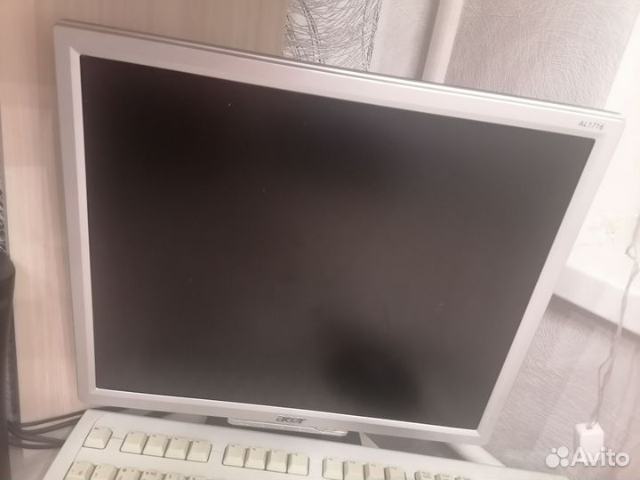 Механическая клавиатура белая