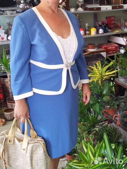 Нарядный женский костюм