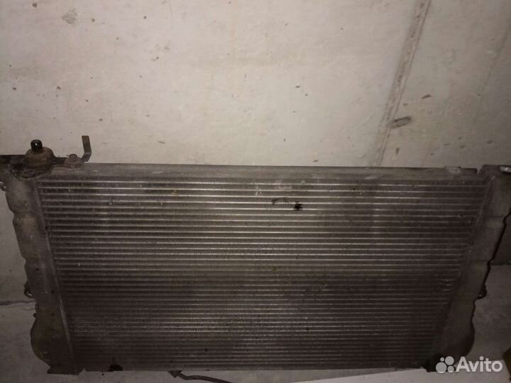 Радиатор toyota rav4 2.2 оригинал