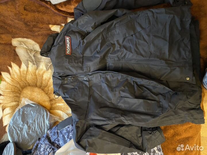 Форма полиции много в одни руки