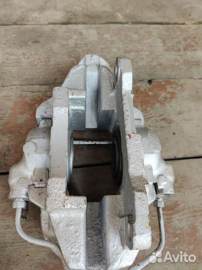 Суппорт передний правый и левый ваз 2101-07