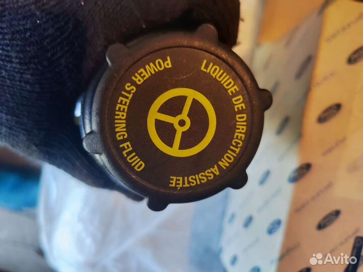 Бачок гур Ford 1377314