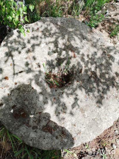 Каменные жернова