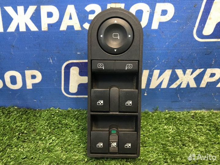 Блок управления стеклоподъемниками Opel Zafira B