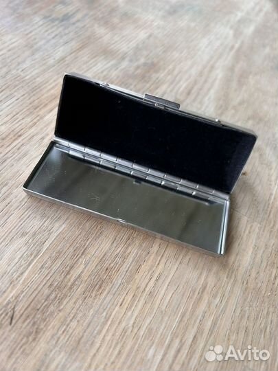 Футляр для помады