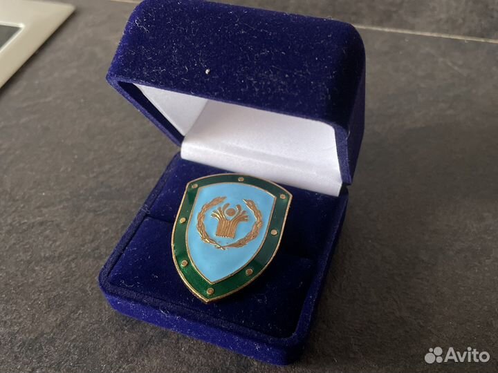 Нагрудные знаки