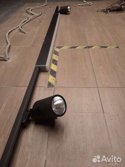 Подвесное трековое освещение