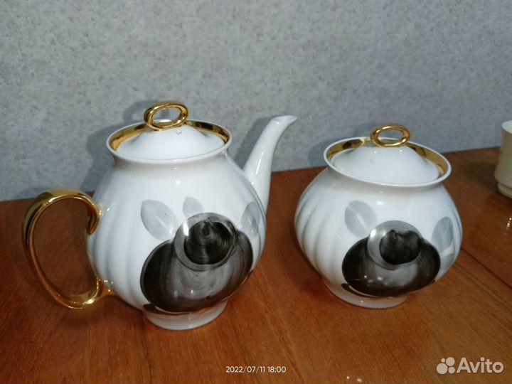 Сервизы (фарфор и хрусталь)