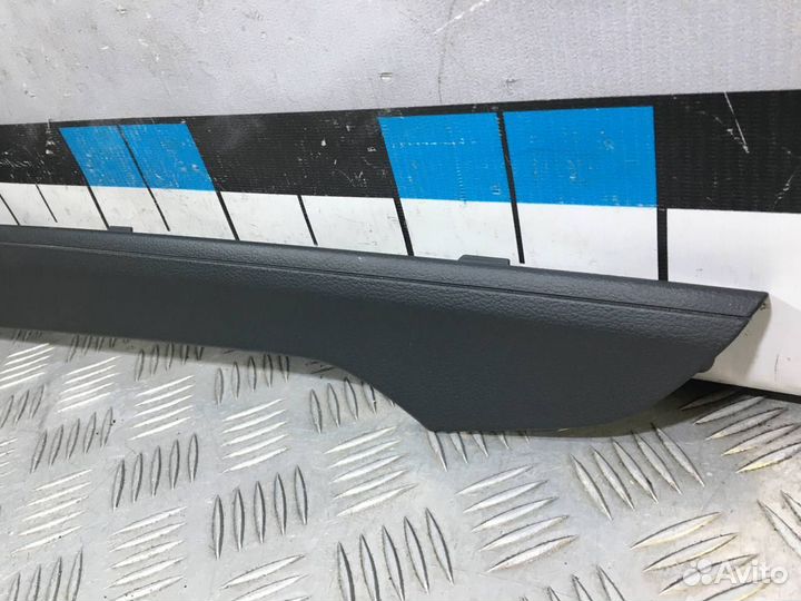 Б/У Боковая накладка консоли левая#001