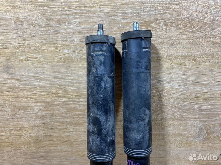 Комплект задних амортизаторов Mercedes W211 ST112