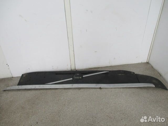 Накладка решетки радиатора Volvo 84081698