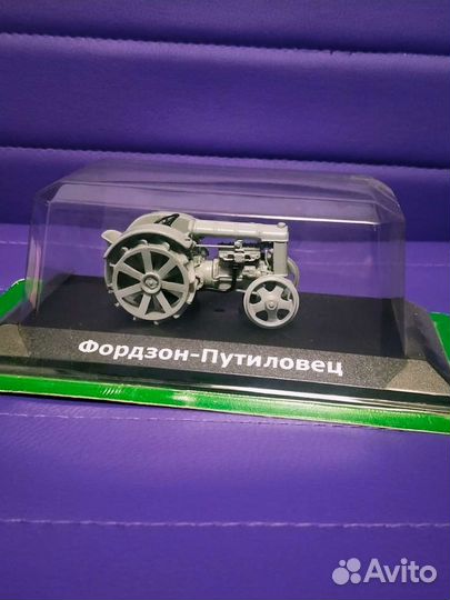 Модель трактора