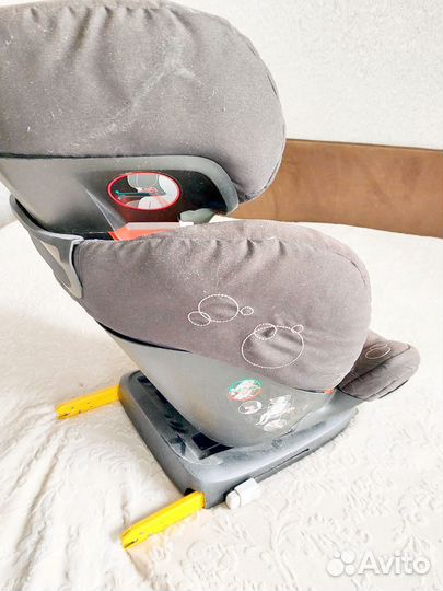 Автомобильное кресло maxi cosi