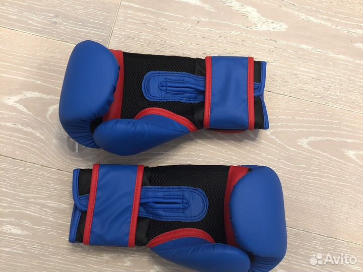 Боксерские перчатки 8 oz