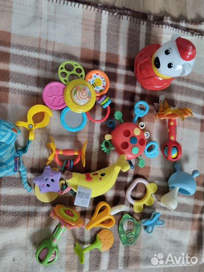 Игрушки для малышей пакетом