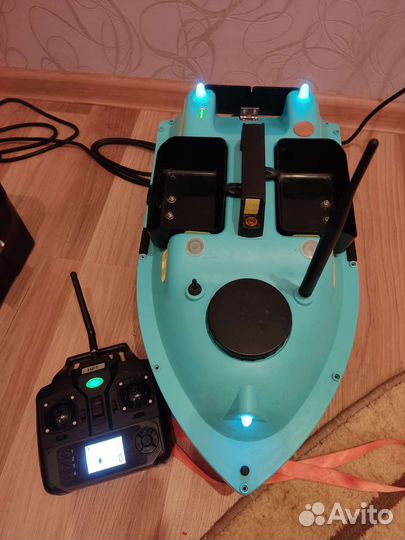 Прикормочный кораблик с gps 16 точек