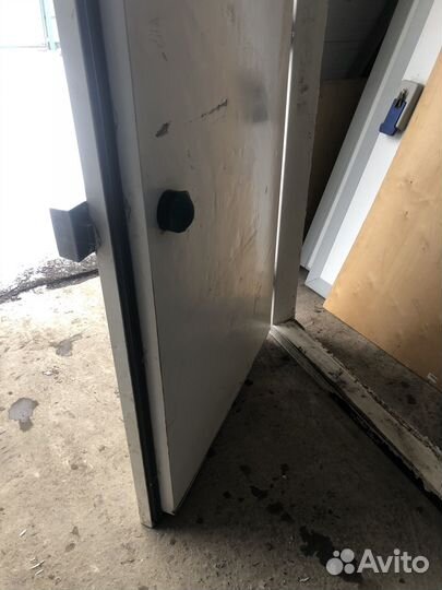 Дверь для холодильной камеры