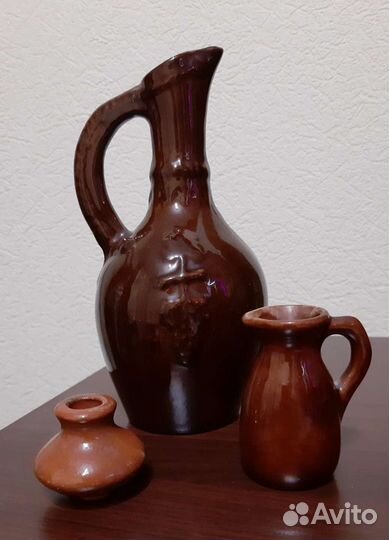 Миниатюрные глиняные кувшины