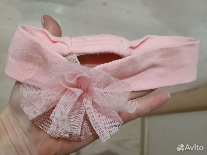 Столик детский,плюс заколки