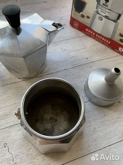 Гейзерная кофеварка bialetti