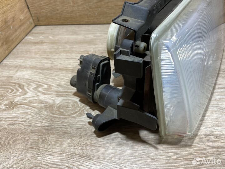 Фара передняя правая Opel Kadett E 142355