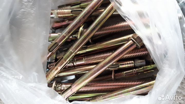 Винт дюбель