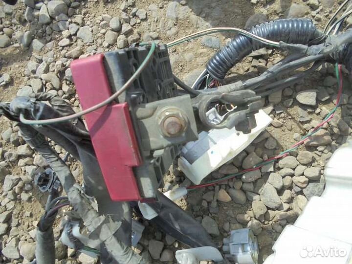 Блок предохранителей Toyota Vitz SCP10 1SZ-FE