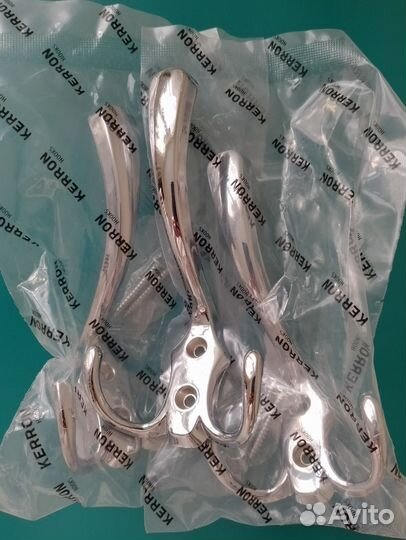 Крючки мебельные трехрожковые