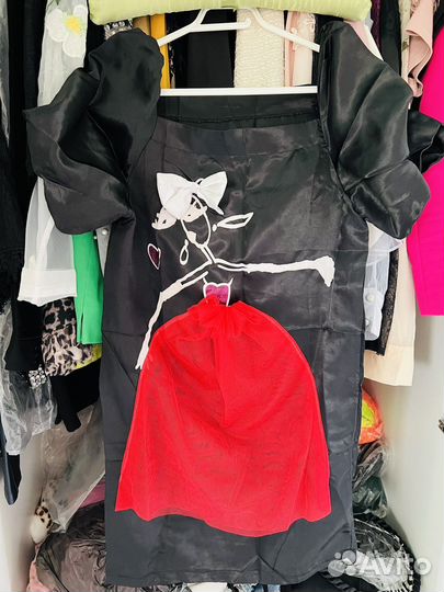 Платья яркие модные разные