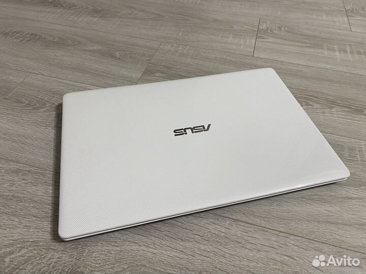 Ноутбук asus