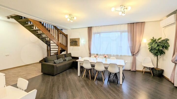 Коттедж 202 м² на участке 13 сот.