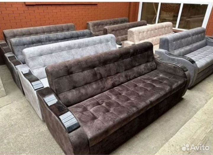 Прямой диван в наличии