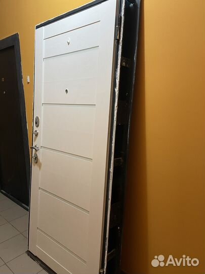 Металлическая дверь бу