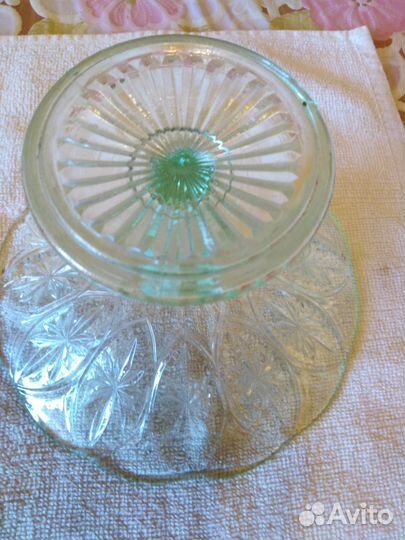 Вазы из цветного стекла(зеленое,красное) СССР