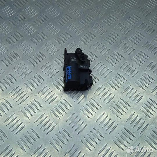 Моторчик заслонки печки Mitsubishi Galant 8 EA 2.0