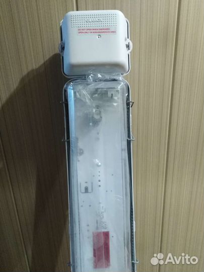 Судовой светильник аварийного освещения