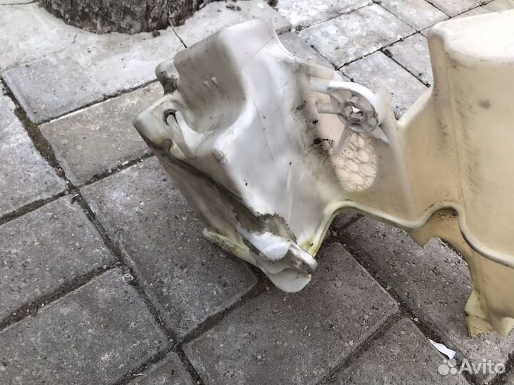 Бачок омывателя VW T5