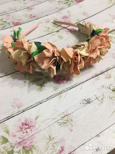 Ободок для волос с цветами