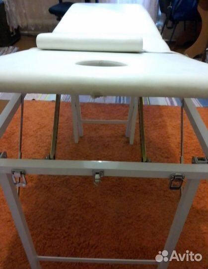 Массажная кушетка